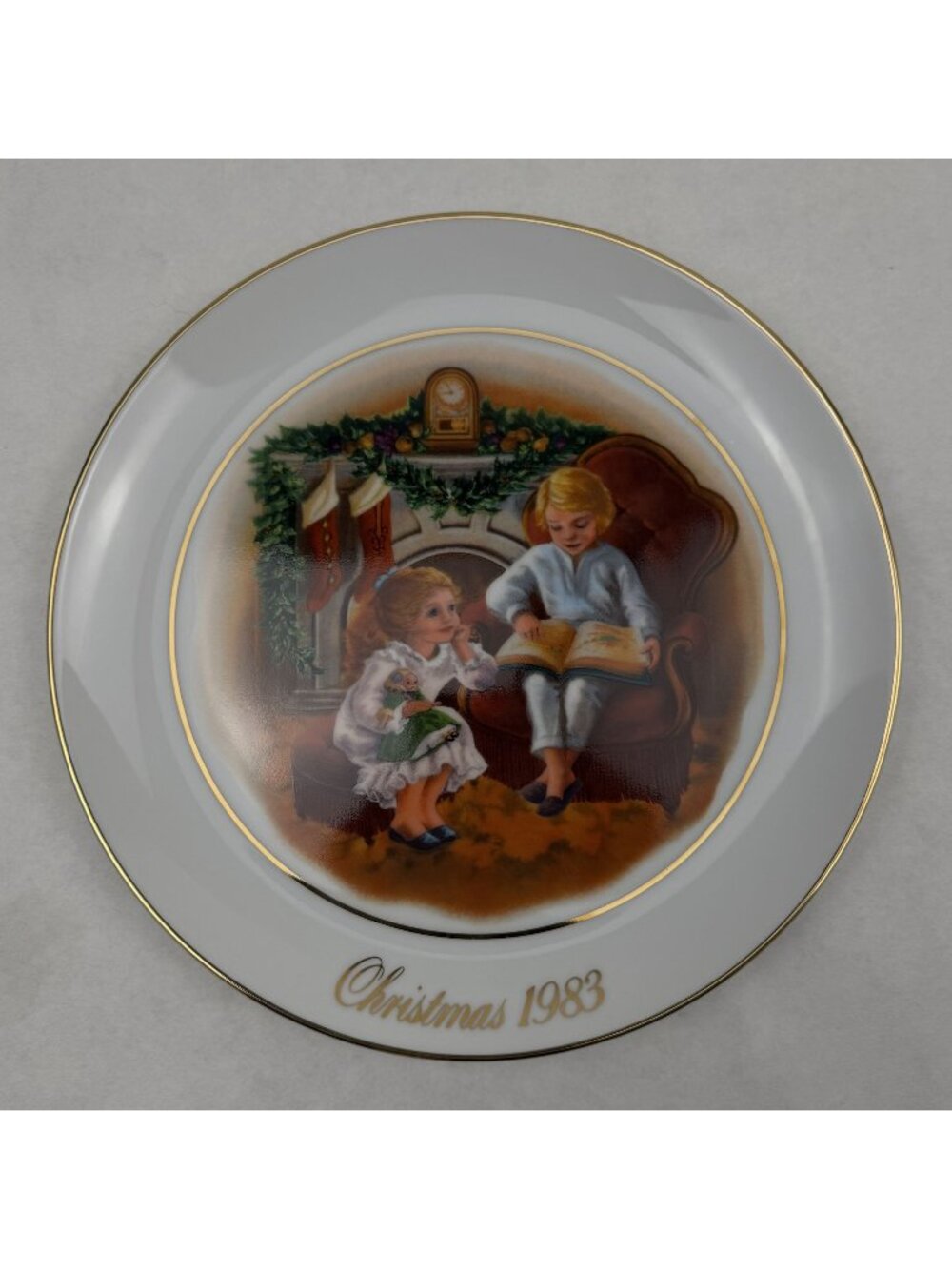 1983 Enjoying the Night Before Christmas Plate 9" Avon Memories Plate Third Ed